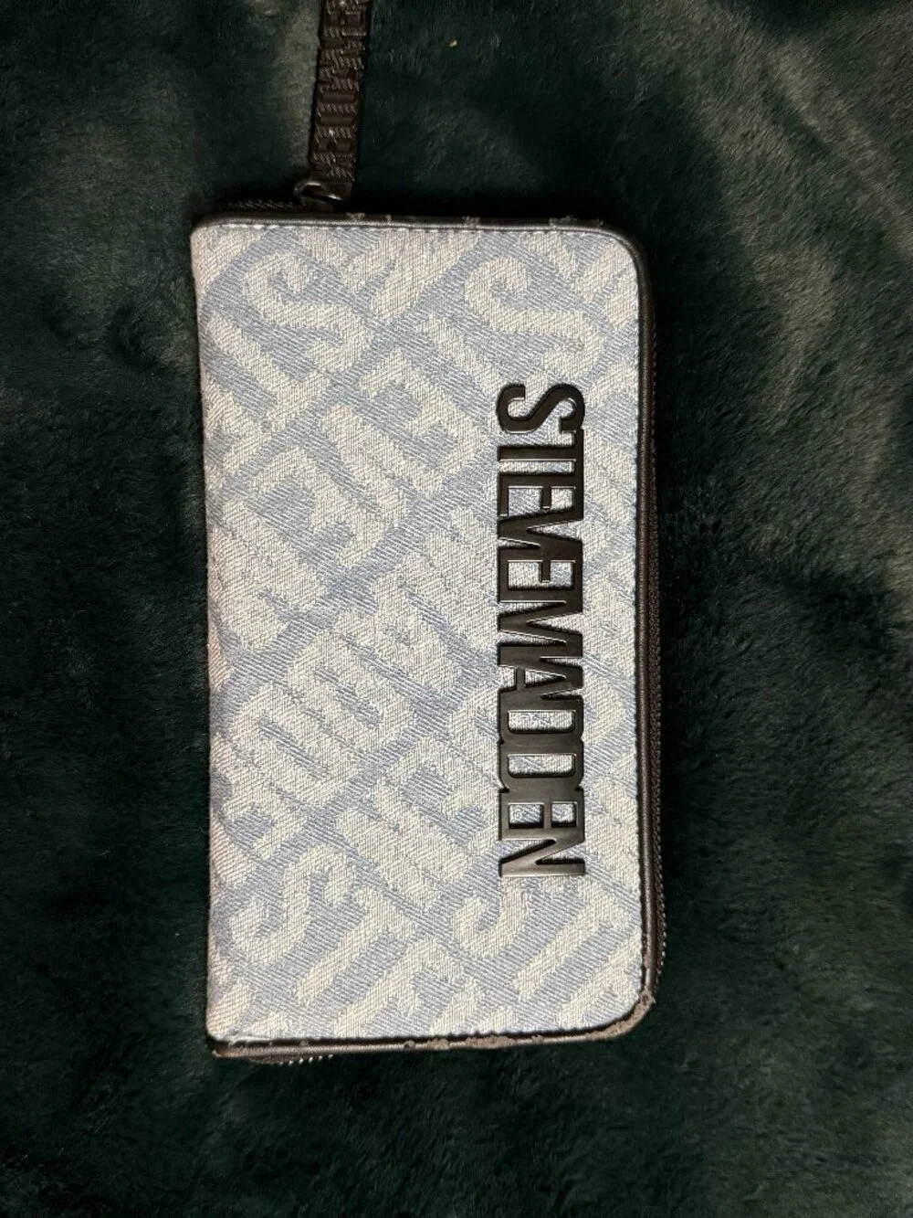 Steve Madden Blue & White Monogram Zip Around WalletSteve Madden Blue & White Mo